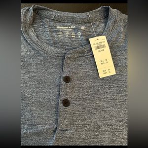 ⚫️ SOLD ⚫️ New! Abercrombie & Fitch Soft A&F Air Knit Henley
